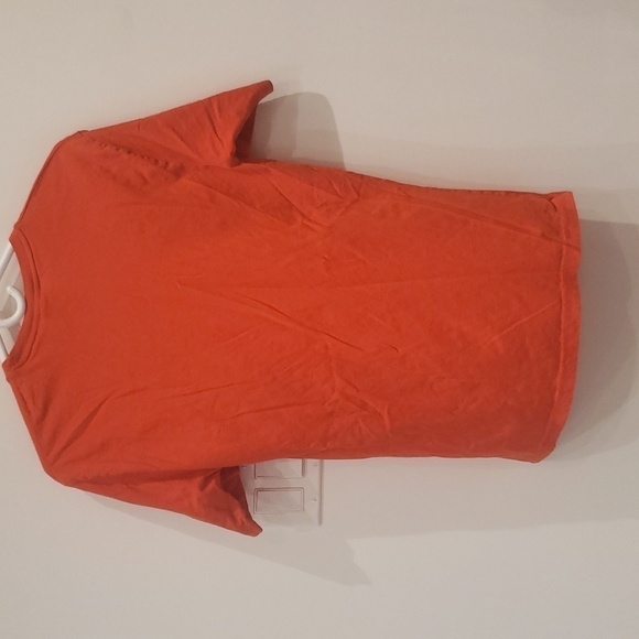 DL88 Bring it On District London Red Lighthouse T-shirt V-Neck Size XL Uni - Picture 6 of 11